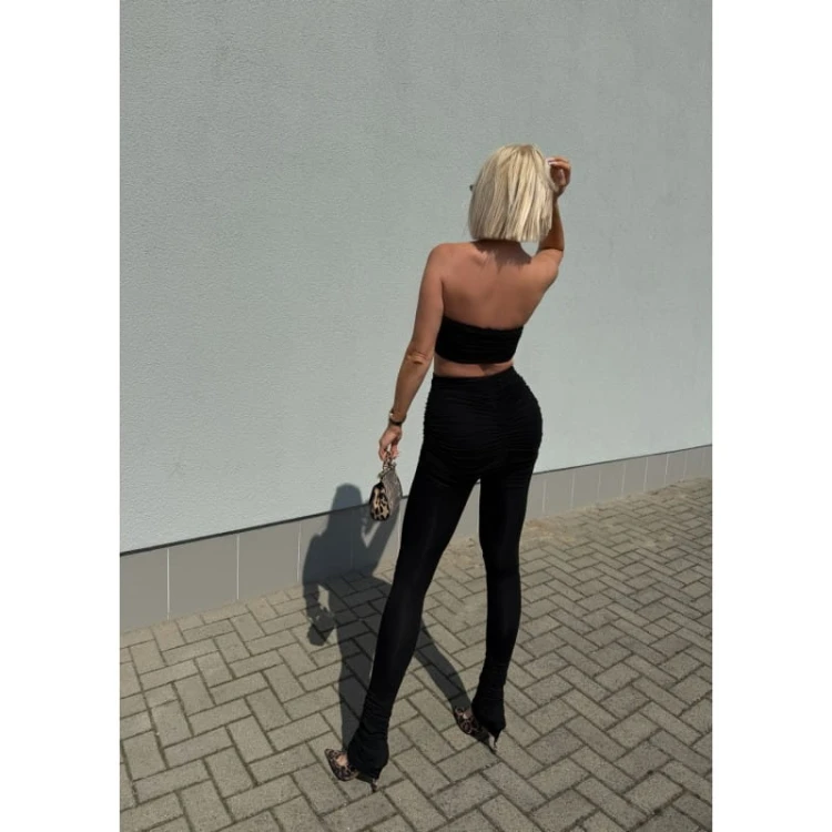 estella-leggings-czarne-legginsy-z-wiskozy-z-elementem-marszczonej-spodniczki (1).jpg