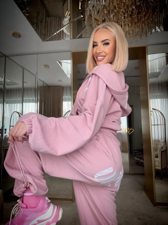 alessa-sweatpants-spodnie-dresowe-rozowe.jpg